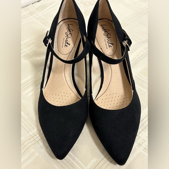 Life Stride Shoes - Life Stride Black T-Strap Heels